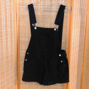 Black overalls/shorts size small. SHEIN brand. Like new condition.